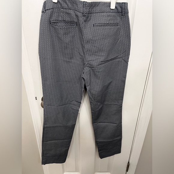 Work pants, size 8, super comfy - Picture 3 of 3